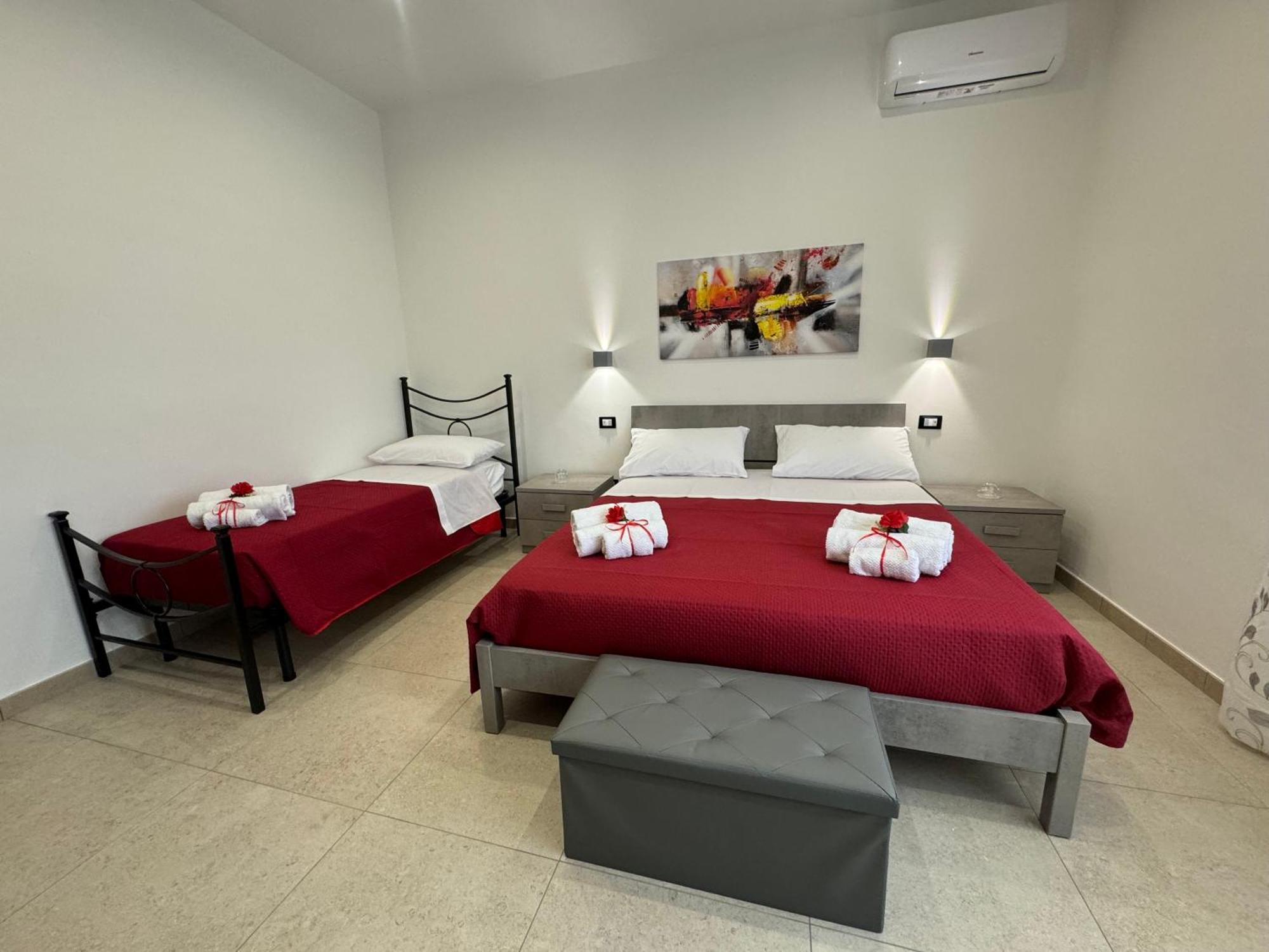 Casa Vacanze La Perla Rara Таранто Екстер'єр фото